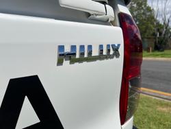 2019 Toyota Hilux Workmate TGN121R 4x2 Glacier White