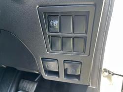 2019 Toyota Hilux Workmate TGN121R 4x2 Glacier White