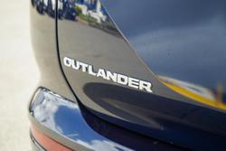 2024 Mitsubishi Outlander LS