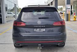 2022 Volkswagen Touareg 210TDI R-Line