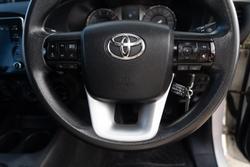 2022 Toyota Hilux SR