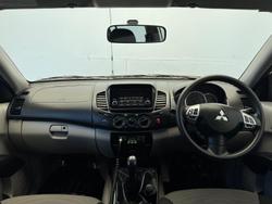 2014 Mitsubishi Triton GLX