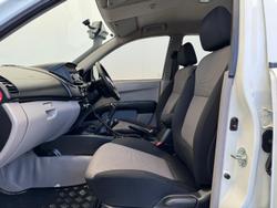 2014 Mitsubishi Triton GLX