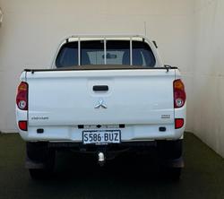 2014 Mitsubishi Triton GLX