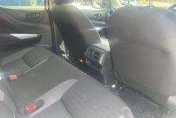 2021 Nissan Navara SL