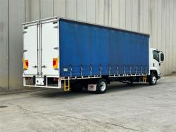 2017 Isuzu F Series FRR110-260