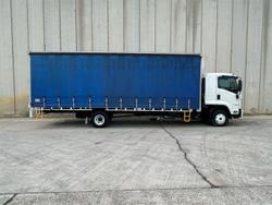 2017 Isuzu F Series FRR110-260