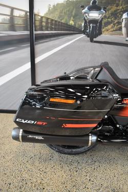 2026 HARLEY-DAVIDSON FLTRXSTSE CVO RD GLIDE ST 121