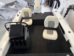 2025 QUINTREX 481 Hornet