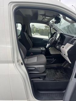 2022 Toyota Hiace Commuter