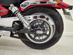 2015 Suzuki BOULEVARD S40 Red