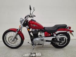2015 Suzuki BOULEVARD S40 Red