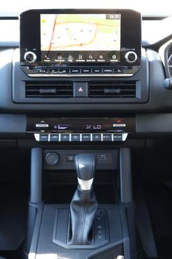 2025 Mitsubishi Triton GLX+