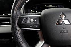 2025 Mitsubishi Outlander LS