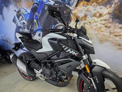 2024 CFMOTO 450 NK WHITE