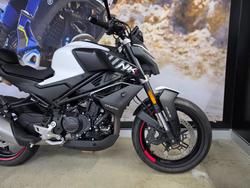 2024 CFMOTO 450 NK WHITE