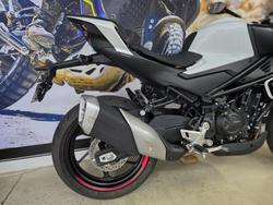 2024 CFMOTO 450 NK WHITE