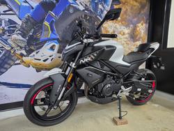 2024 CFMOTO 450 NK WHITE