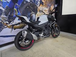 2024 CFMOTO 450 NK WHITE