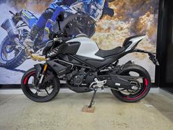 2024 CFMOTO 450 NK WHITE