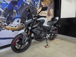 2024 CFMOTO 450 NK WHITE