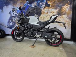 2024 CFMOTO 450 NK WHITE