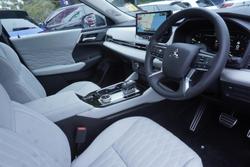 2025 Mitsubishi Outlander Exceed