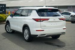 2023 Mitsubishi Outlander LS