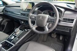 2023 Mitsubishi Outlander LS