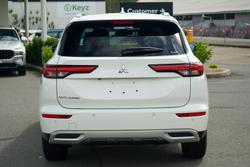 2023 Mitsubishi Outlander LS