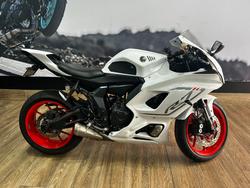 Yamaha YZF-R7LA