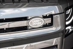 2026 Land Rover Defender 110 P425 X-Dynamic SE