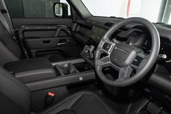 2026 Land Rover Defender 110 P425 X-Dynamic SE