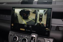 2026 Land Rover Defender 110 P425 X-Dynamic SE