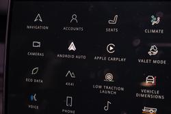 2026 Land Rover Defender 110 P425 X-Dynamic SE