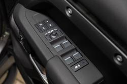 2026 Land Rover Defender 110 P425 X-Dynamic SE