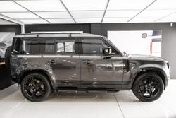 2026 Land Rover Defender 110 P425 X-Dynamic SE