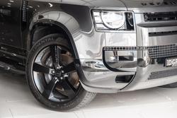 2026 Land Rover Defender 110 P425 X-Dynamic SE