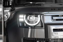 2026 Land Rover Defender 110 P425 X-Dynamic SE