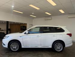 2020 Mitsubishi Outlander PHEV ES ADAS