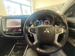 2020 Mitsubishi Outlander PHEV ES ADAS