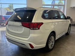 2020 Mitsubishi Outlander PHEV ES ADAS