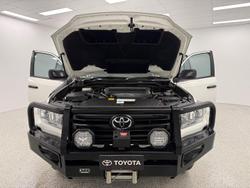 2020 Toyota Landcruiser GX VDJ200R 4X4 Dual Range Glacier White