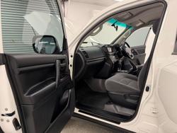 2020 Toyota Landcruiser GX VDJ200R 4X4 Dual Range Glacier White