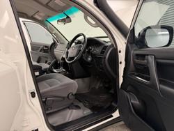 2020 Toyota Landcruiser GX VDJ200R 4X4 Dual Range Glacier White