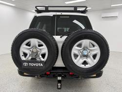 2020 Toyota Landcruiser GX VDJ200R 4X4 Dual Range Glacier White