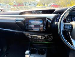 2015 Toyota Hilux SR5