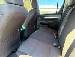 2015 Toyota Hilux SR5