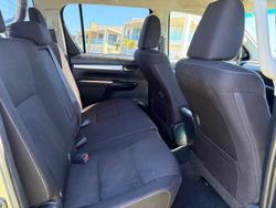 2015 Toyota Hilux SR5