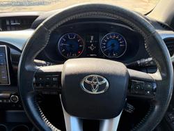 2015 Toyota Hilux SR5